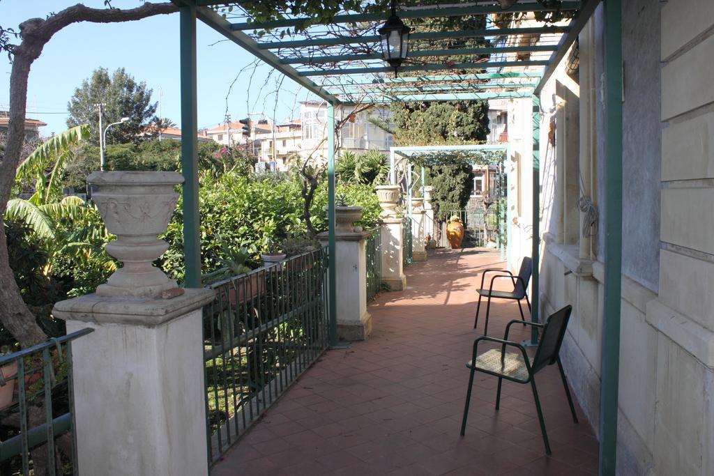 Villa Manasse Aci Castello Bilik gambar