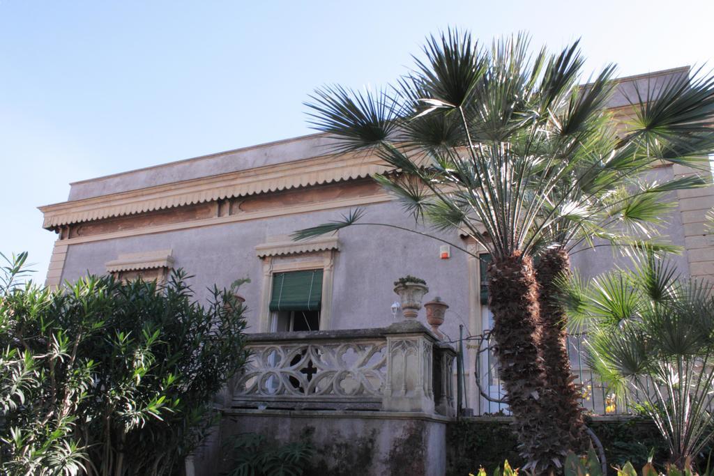 Villa Manasse Aci Castello Luaran gambar
